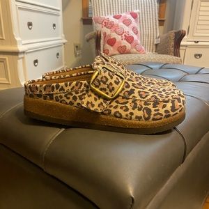 Brand new White Mountain slip on mules